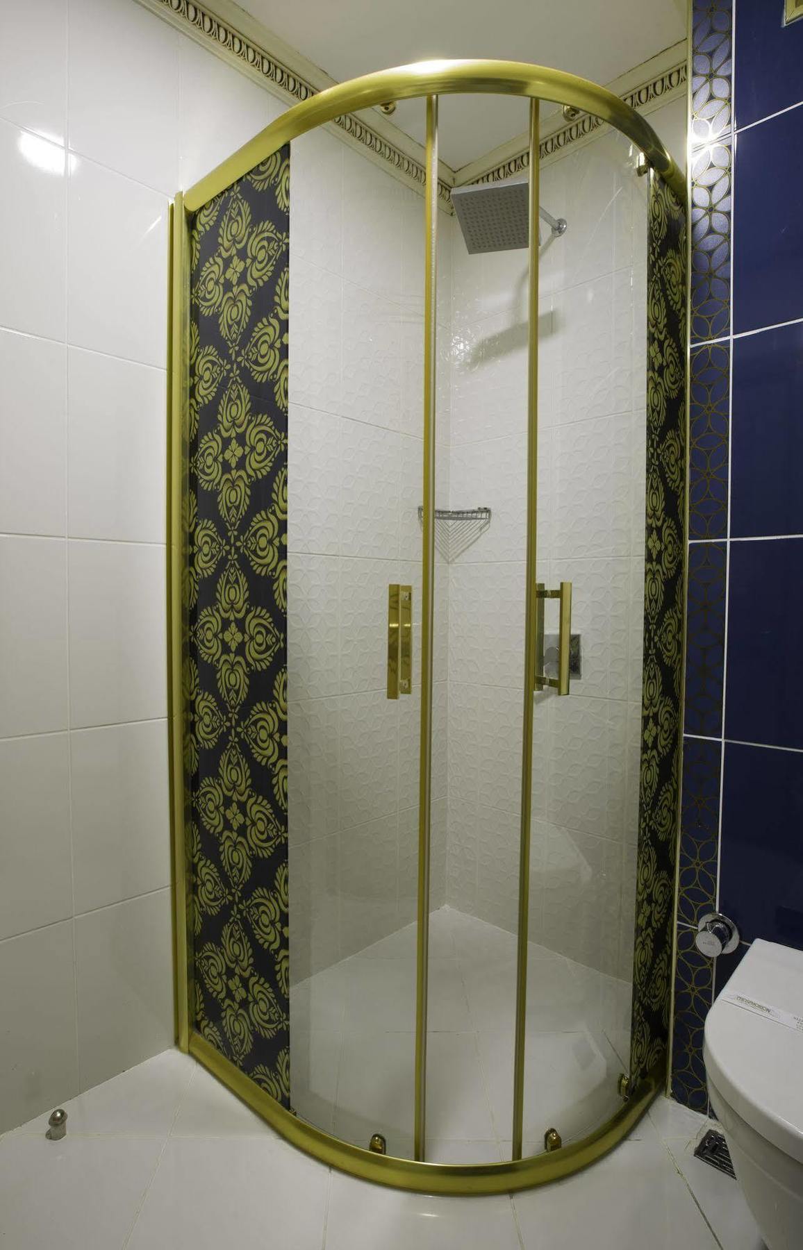ホテル Phosphorion イスタンブール エクステリア 写真 Shower enclosure