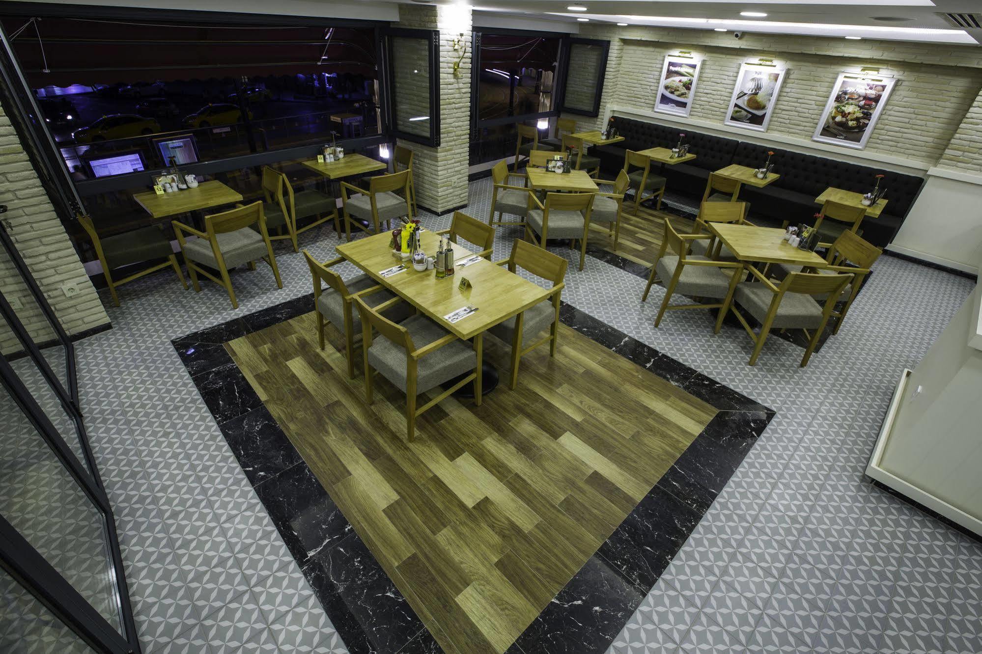 ホテル Phosphorion イスタンブール エクステリア 写真 Interior of a restaurant